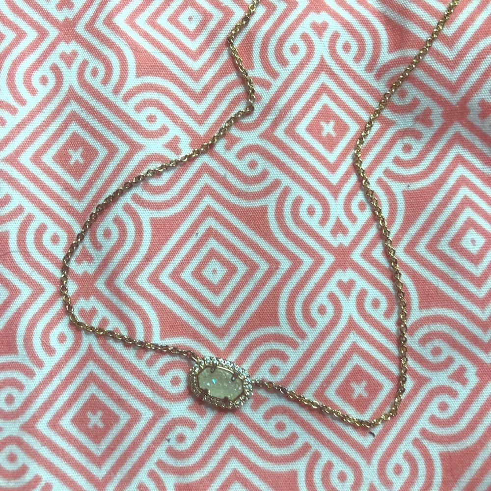 Kendra Scott necklace